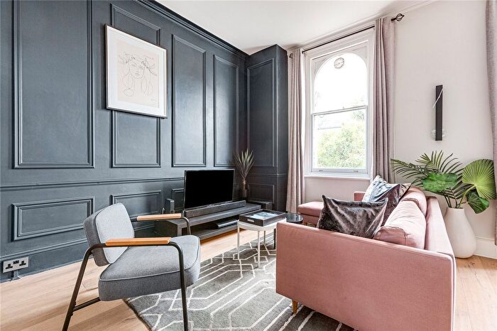 1 Bedroom Flat To Rent In Ferndale Road, Clapham North, SW4