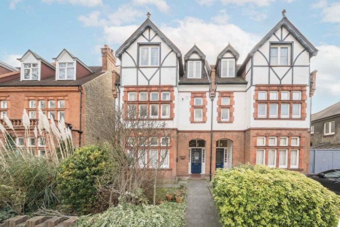 1 Bedroom Flat To Rent In Sutton Court Road, Chiswick, W4