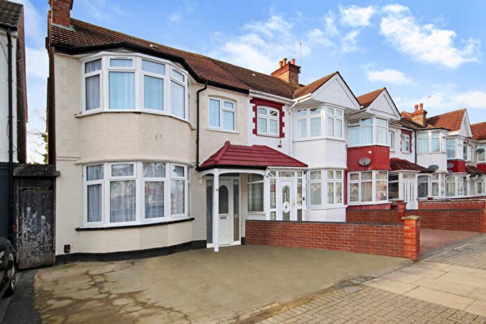 4 Bedroom Semi-Detached House To Rent In Thurlby Road, Wembley, Middlesex, HA0