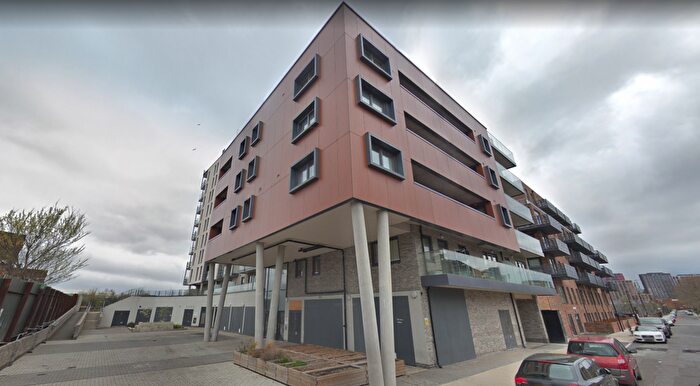 2 Bedroom Flat For Sale In St Ives Place, E14