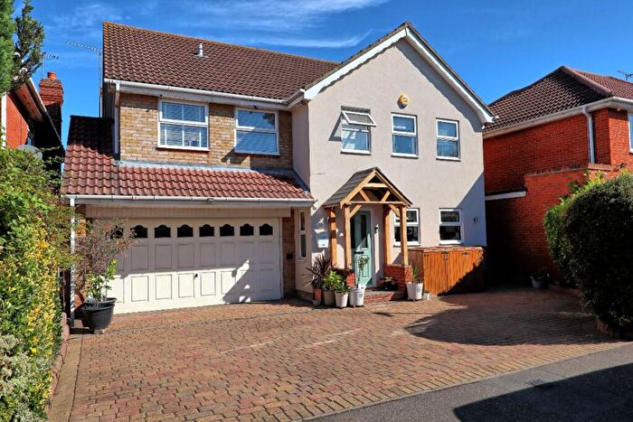 4 Bedroom Detached House For Sale In George Close, Canvey Island, SS8