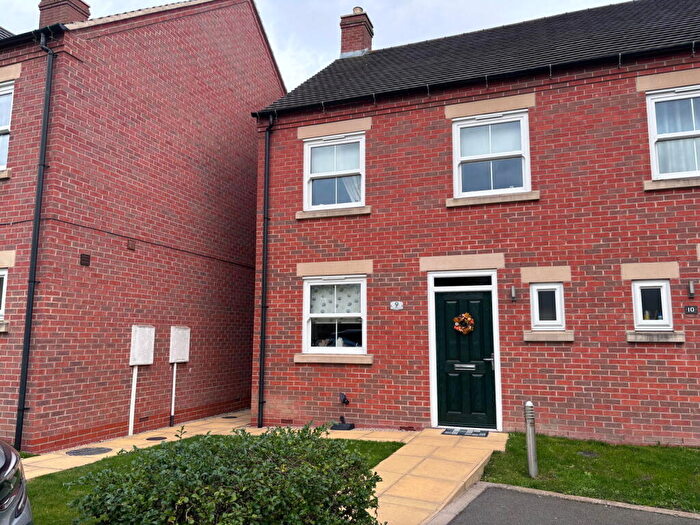 3 Bedroom Semi-Detached House For Sale In Bodell Close Newhall, DE11