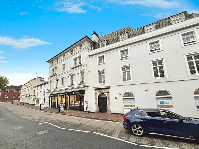 2 Bedroom Flat To Rent In Nevill Street, Tunbridge Wells, Kent, TN2