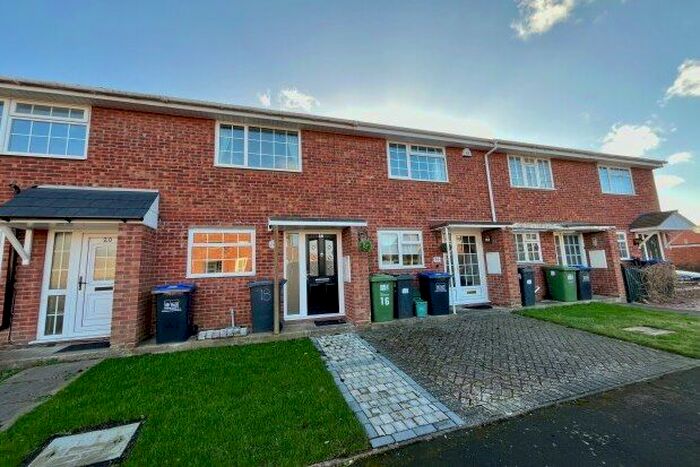 2 Bedroom Terraced House To Rent In Chapman Close, Leamington Spa, CV31