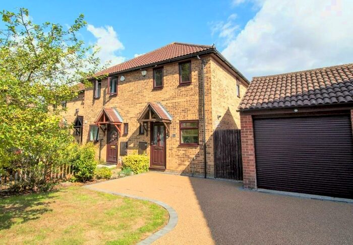 2 Bedroom End Of Terrace House To Rent In Spalt Close, Brentwood, Essex, CM13