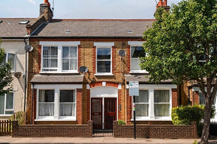2 Bedroom Flat For Sale In Smeaton Road, Southfields, SW18