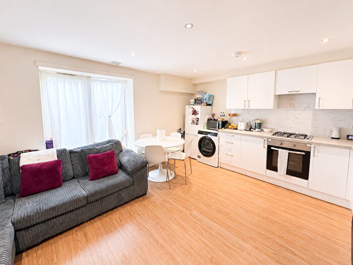 1 Bedroom Flat To Rent In Peckham Hill Street, London, SE15