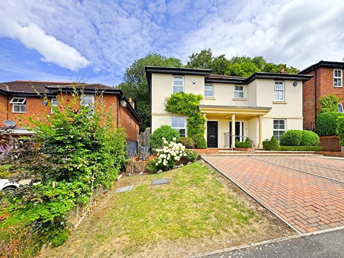 3 Bedroom Semi-Detached House For Sale In High View Place, Amersham, HP7