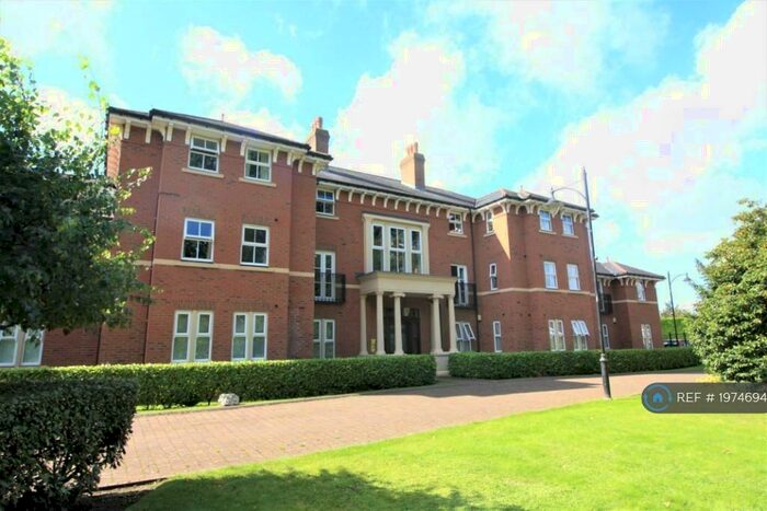 2 Bedroom Flat To Rent In The Beeches, Upton, Chester, CH2