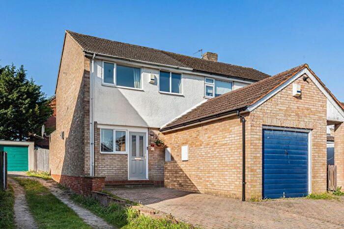 2 Bedroom Semi Detached House For Sale In Barry Avenue, Bicester, OX26