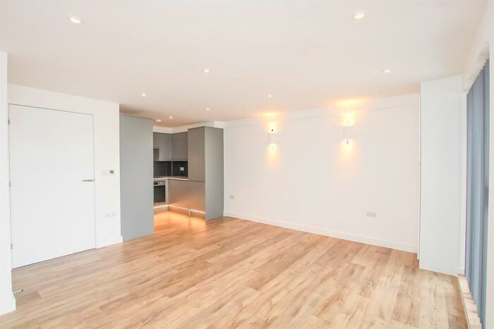 1 Bedroom Flat To Rent In Brent Street, Hendon, NW4