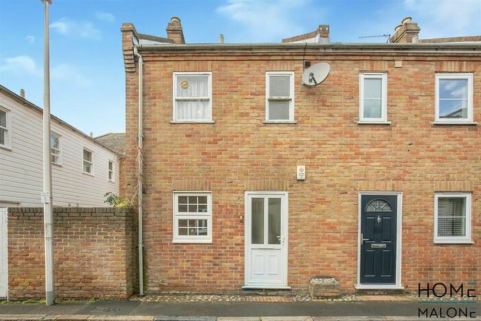 2 Bedroom Semi-Detached House To Rent In The Square, Woodford Green, IG8