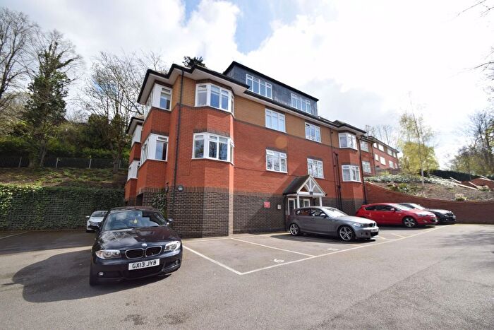 1 Bedroom Flat To Rent In Chandos House, Crescent Rise, Luton, Bedfordshire, LU2