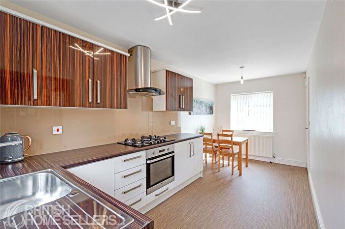 3 Bedroom Detached House For Sale In Wroe Place, Wyke, Bradford, West Yorkshire, BD12