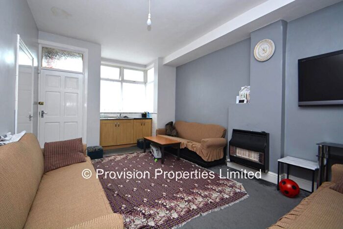 4 Bedroom Terraced House To Rent In Beechwood View, Burley, Leeds, LS4