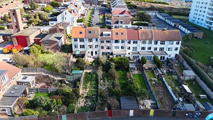 3 Bedroom Maisonette For Sale In Cliff Road, Brighton, BN2