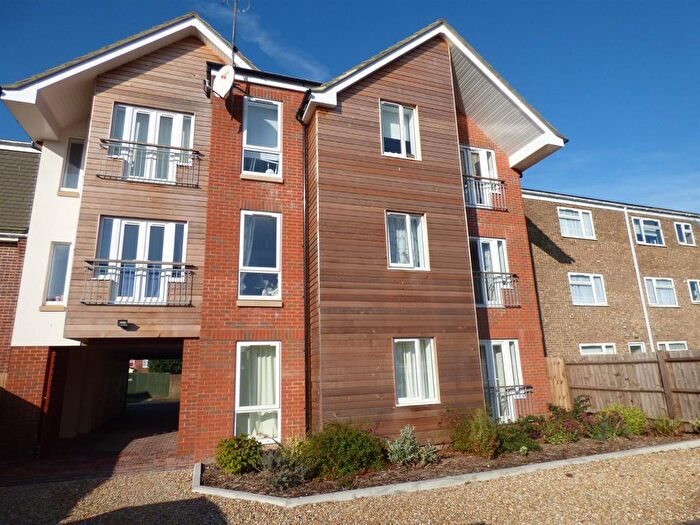 1 Bedroom Flat To Rent In Beaconsfield Road, Wick, Littlehampton, BN17