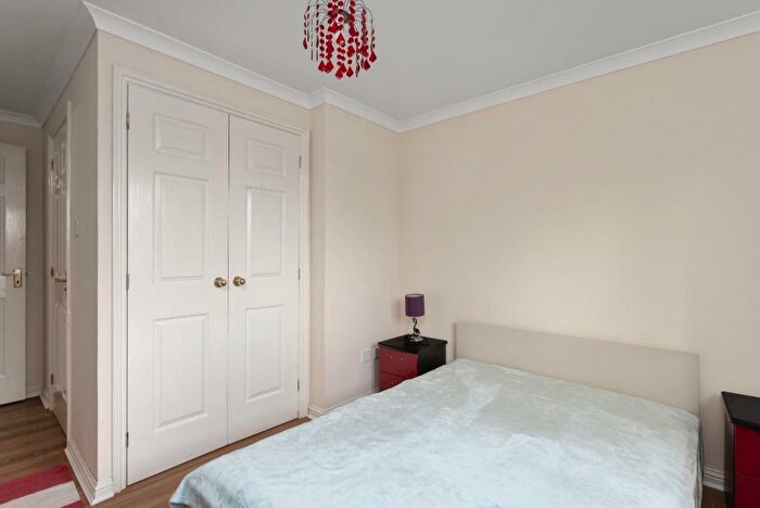 2 Bedroom Flat To Rent In Duddingston Park South, Duddingston, Edinburgh, EH15