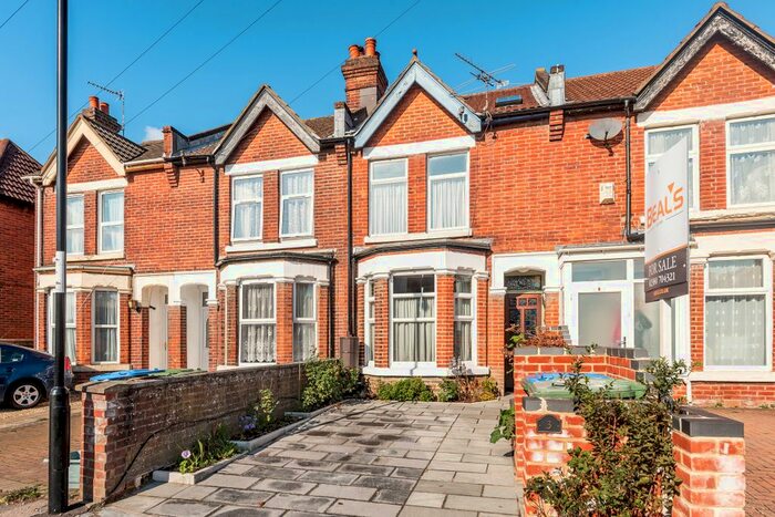 2 Bedroom Terraced House To Rent In Grove Road, Southampton, Hampshire, SO15