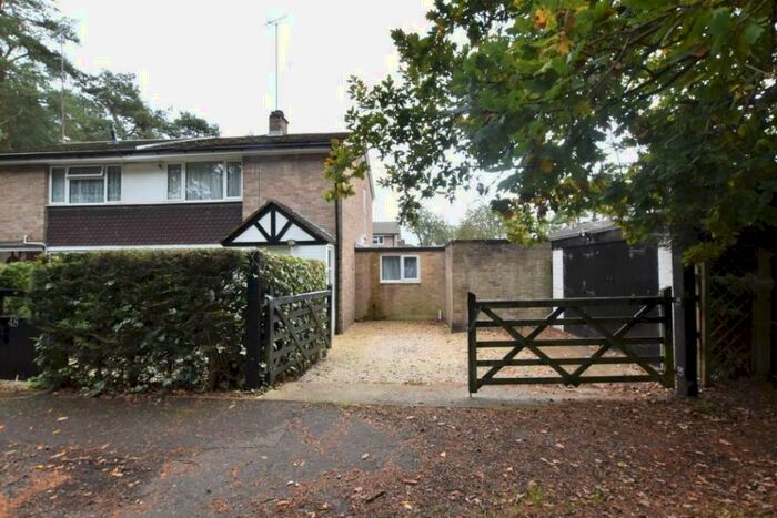 3 Bedroom Semi-Detached House To Rent In College Piece, Mortimer, Reading, Berkshire, RG7