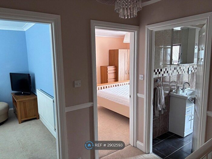1 Bedroom Flat To Rent In Mountbatten Avenue, Romsey, SO51