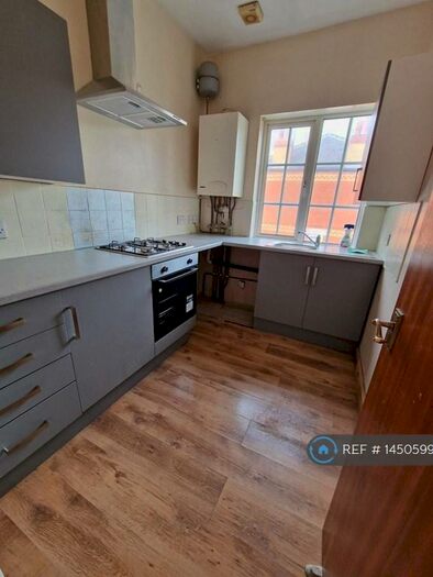1 Bedroom Flat To Rent In Turncroft Lane, Stockport, SK1