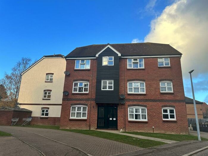 2 Bedroom Apartment To Rent In Harvard Court, Colchester, CO4