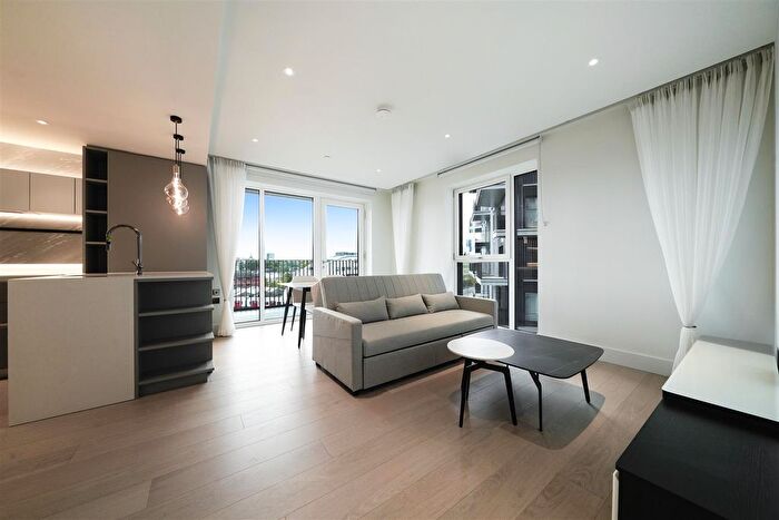 2 Bedroom Flat To Rent In Reflection Apartment, White City Living, London, W12