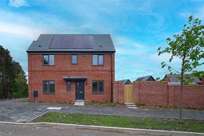 3 Bedroom Property To Rent In Wheldon Lane, Crowthorne, Berkshire, RG45