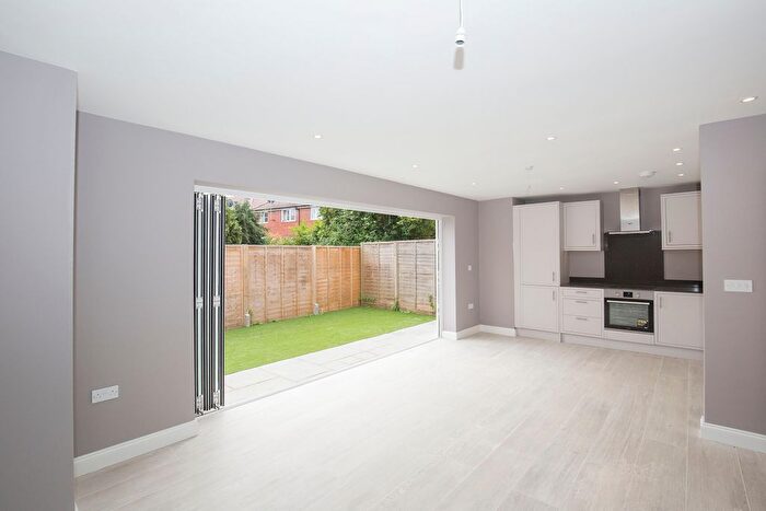 1 Bedroom Flat To Rent In Ivy Road, Tolworth, Surbiton, KT6