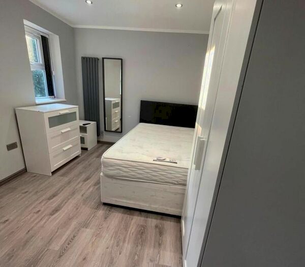 5 Bedroom Property To Rent In Osborne Avenue, Jesmond, Newcastle Upon Tyne, NE2