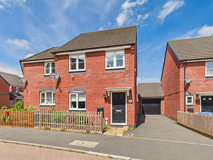 3 Bedroom Semi-Detached House For Sale In Battersea Park Way, Mackworth, DE22