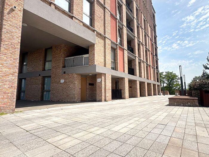 2 Bedroom Flat To Rent In Oberman Road, London, NW10