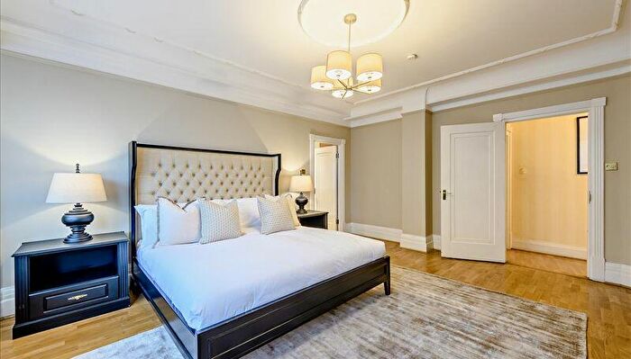 4 Bedroom Flat To Rent In Strathmore Court, Park Road, London, NW8