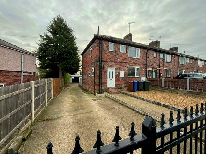 3 Bedroom Semi-Detached House To Rent In Longfield Crescent, Hoyland, S74