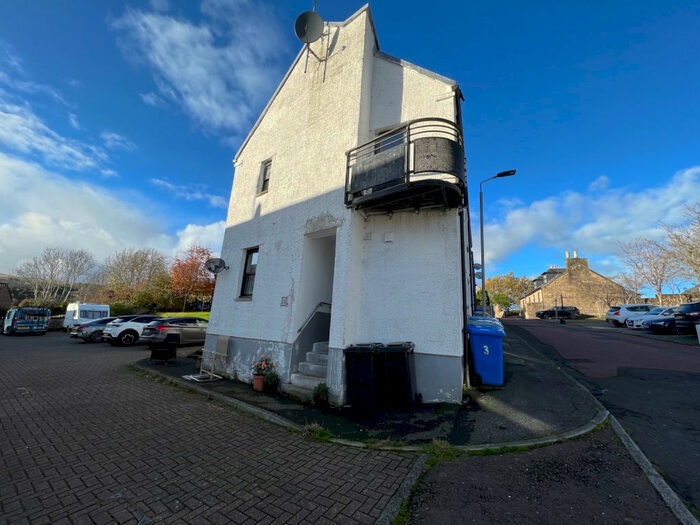 1 Bedroom Ground Flat To Rent In Blue Tower, Douglas, ML11