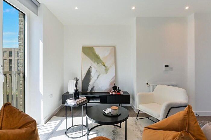 2 Bedroom Flat To Rent In Wolff House, Ridgeway Views, London, NW7