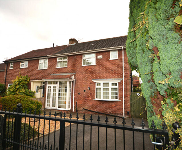 3 Bedroom Semi-Detached House For Sale In Castleway, Swinton, M27