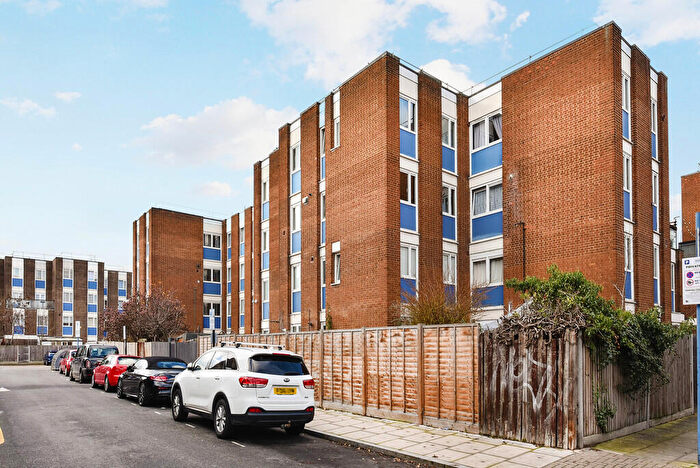 3 Bedroom Flat To Rent In Crane House, Roman Road, Bow, E3