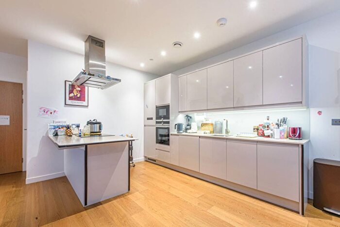 4 Bedroom Terraced House To Rent In Lismore Gardens, Colindale, London, NW9