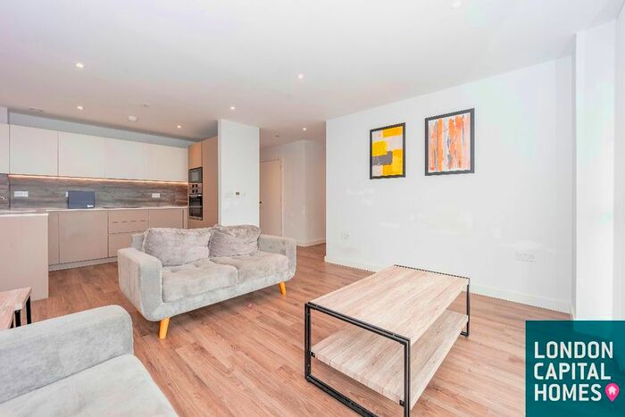 2 Bedroom Flat To Rent In Newnton Cl, Woodberry Down, London, N4