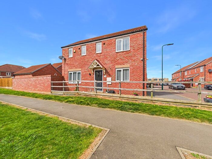 3 Bedroom Detached House For Sale In Daphne Grove, Stanground South, Peterborough, PE2