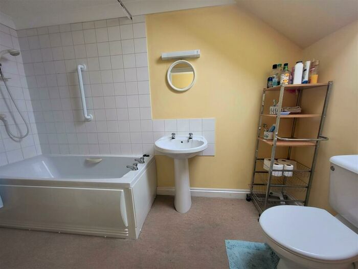 3 Bedroom Apartment For Sale In "Up Above" Flat, Cresswell Street, Tenby, Pembrokeshire., SA70