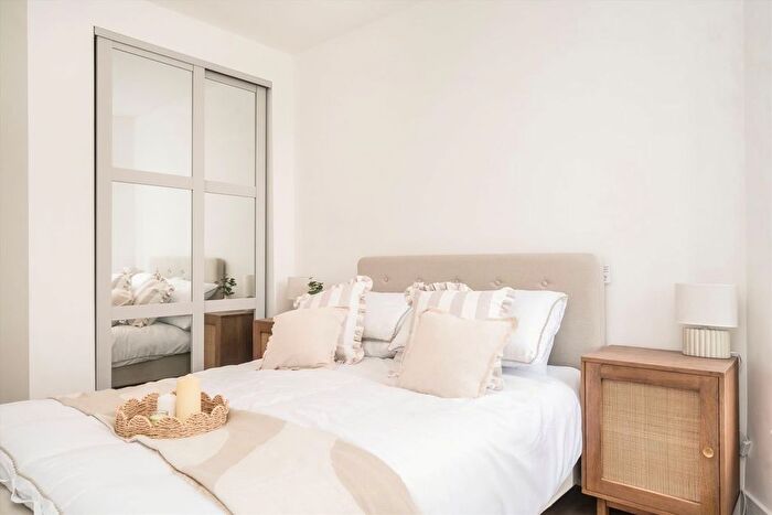 1 Bedroom Flat For Sale In Brockley Cross, London, SE4