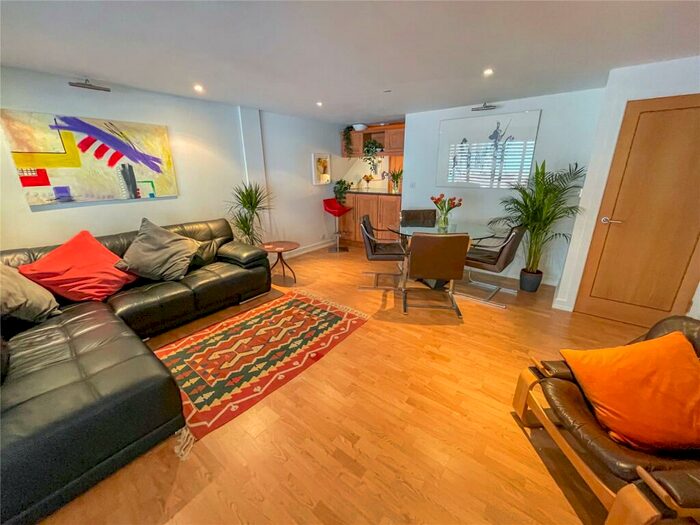 3 Bedroom Flat For Sale In Alexander Court, Dee Lane, Chester, Cheshire, CH3