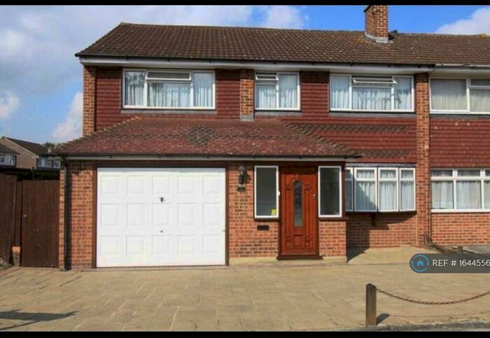 4 Bedroom Semi-Detached House To Rent In Bromley, Bromley, BR2