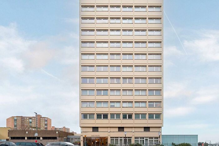 2 Bedroom Flat To Rent In Austin Road, Battersea, SW11