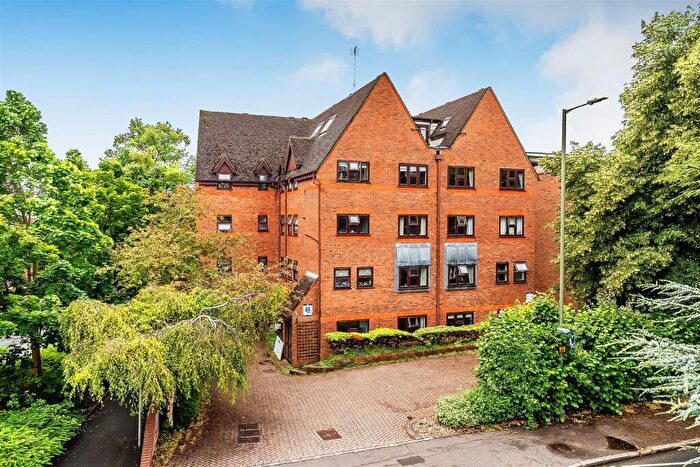 1 Bedroom Apartment For Sale In Station Road, Leatherhead, KT22