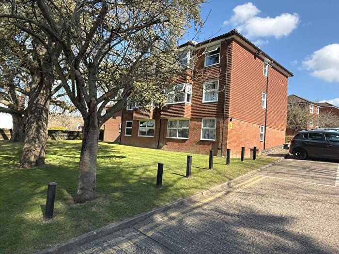 2 Bedroom Flat To Rent In Melrose Court, High Wycombe, HP13