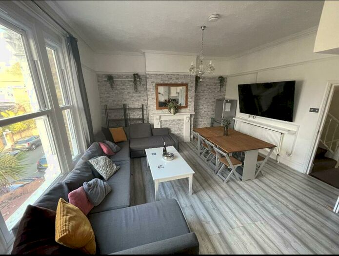 5 Bedroom Semi-Detached House To Rent In Stafford Road, Southsea, Portsmouth, PO5